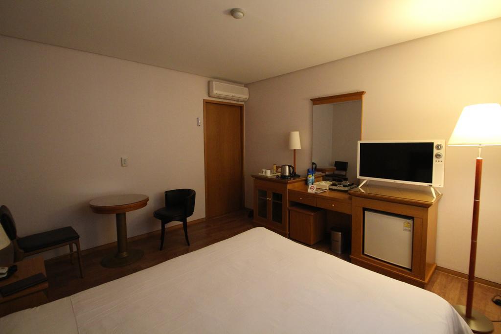 Daedong Hotel Czedżu Zewnętrze zdjęcie
